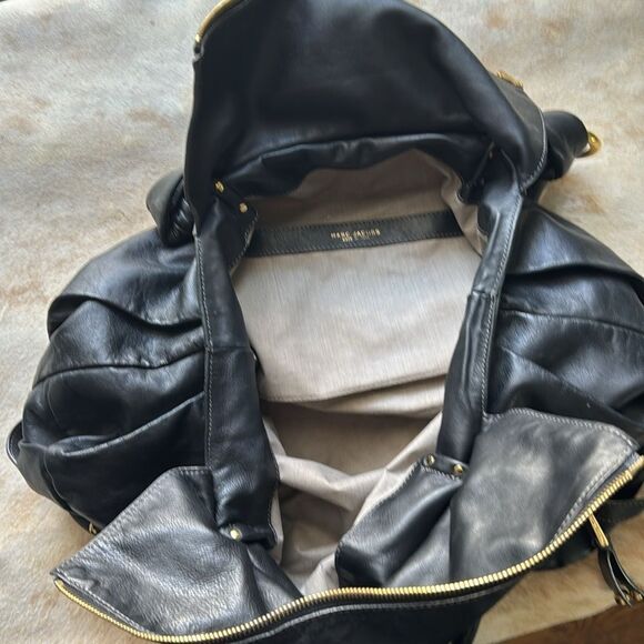 Marc Jacobs Black Leather Bag with Gold Hardware - Picture 6 of 9